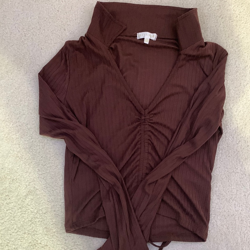 Brown crop top with collar